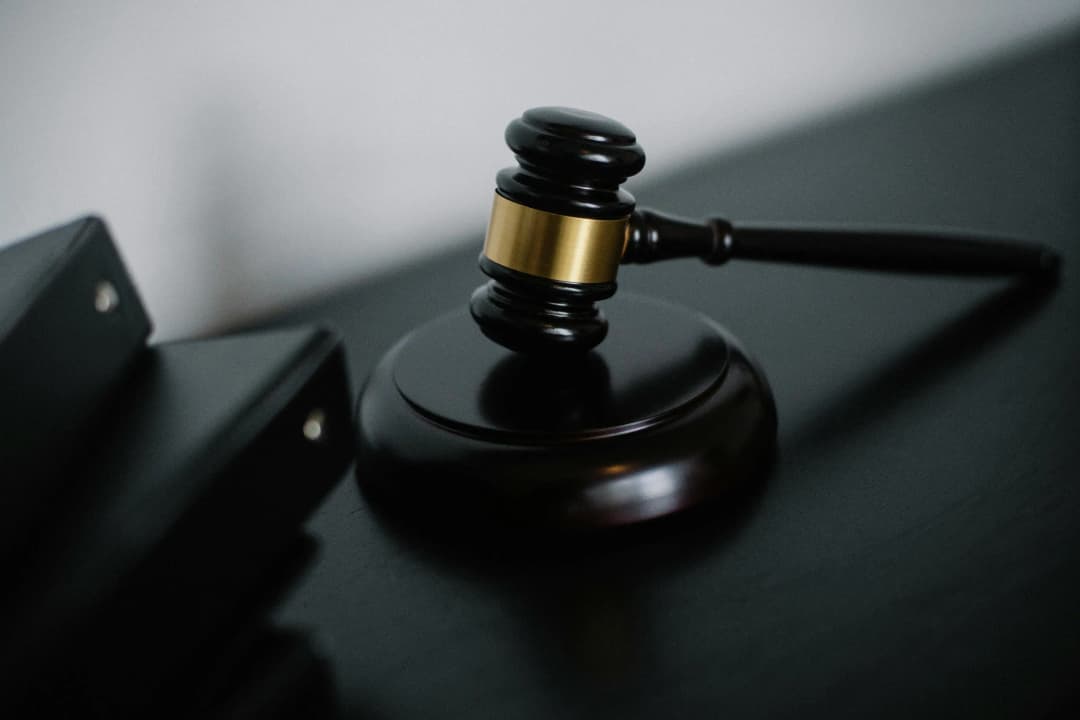 Legal services represented by a judge's gavel